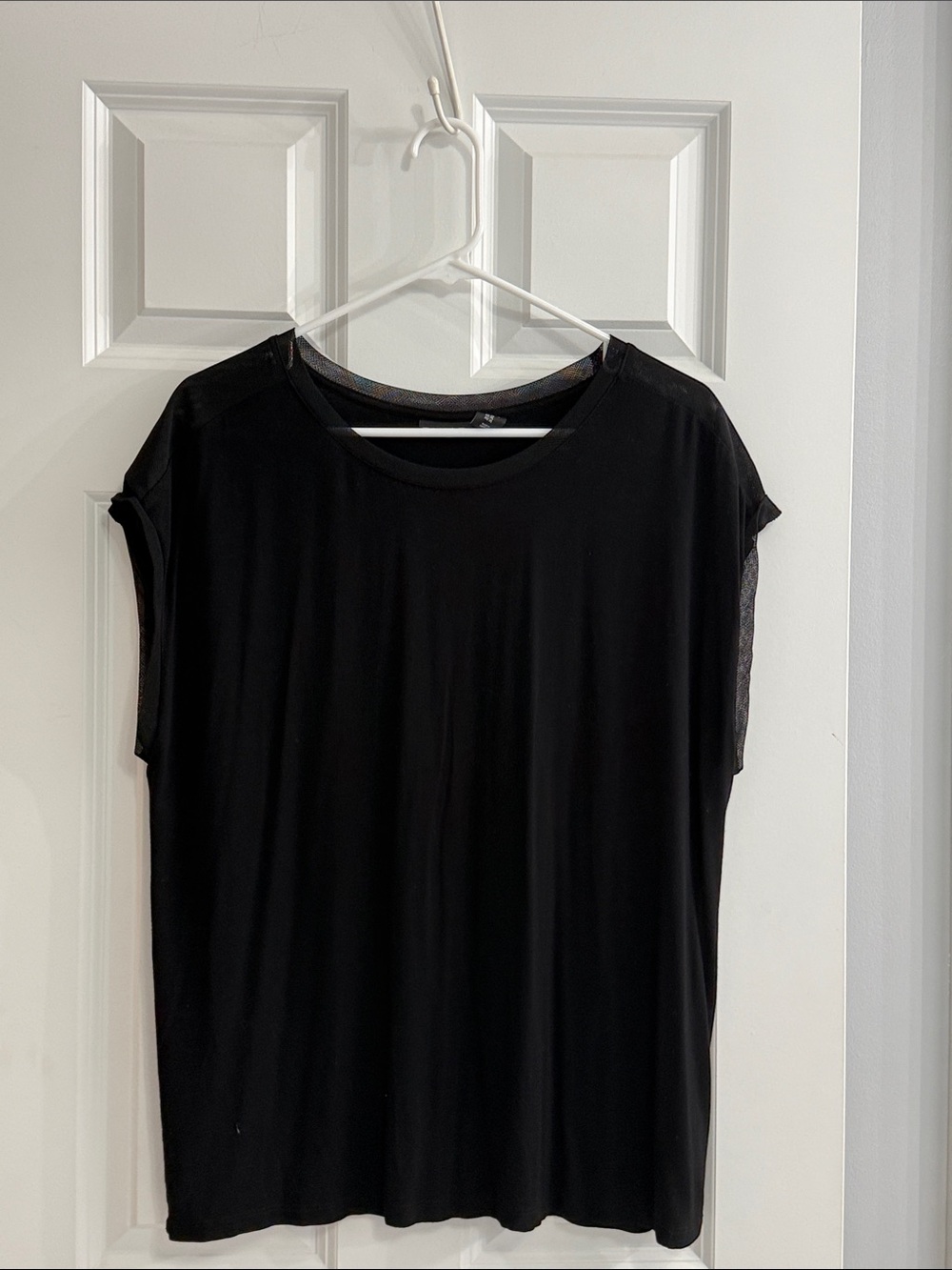 Tahari Black Short Sleeve Crewneck Tee